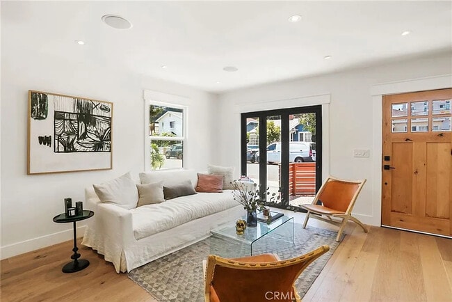 Building Photo - 3816 Goldwyn Terrace