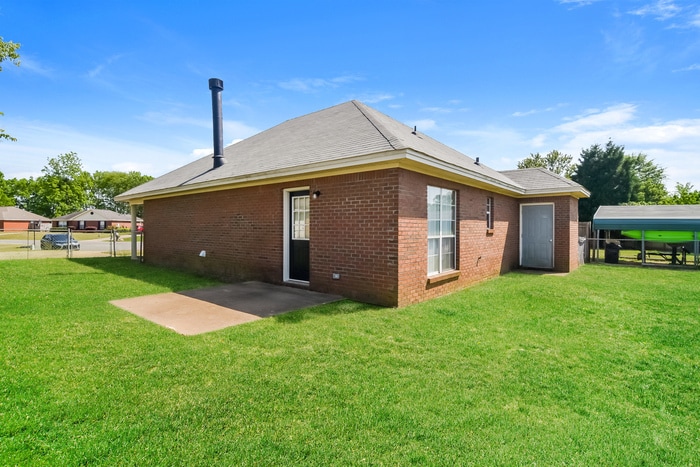 Building Photo - 122 Forestwood Dr