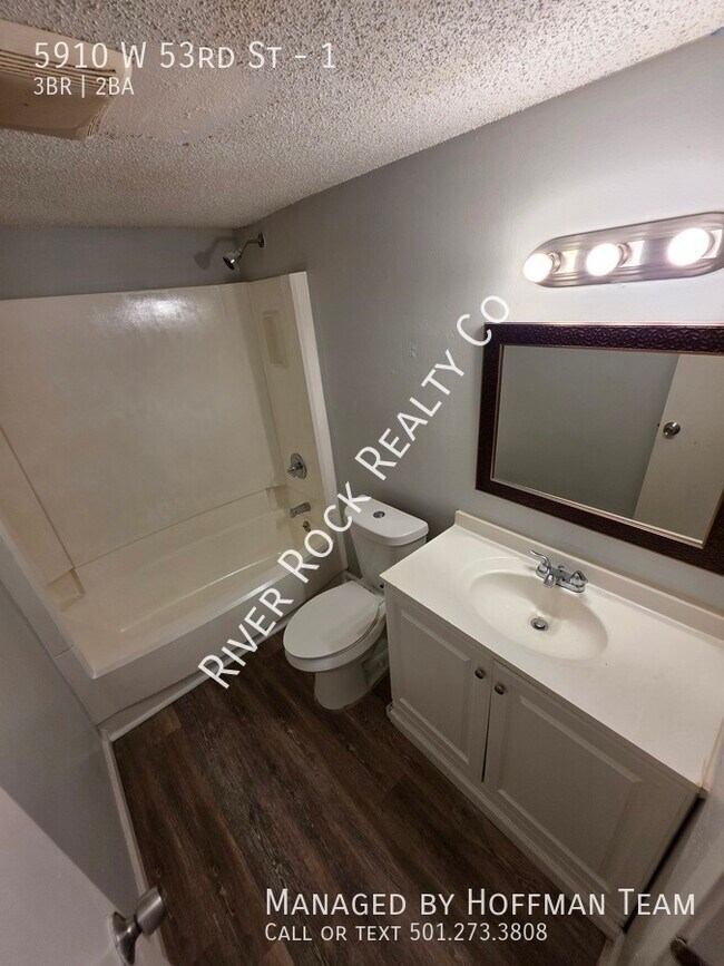 Building Photo - 5910 W 53rd St