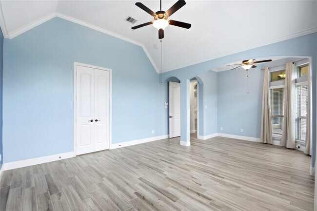 Building Photo - 5818 Fairway Shores Ln