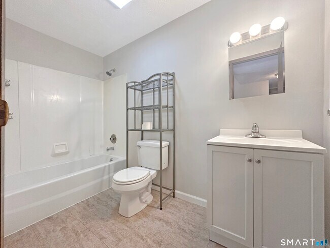 Building Photo - 23 Amato Dr