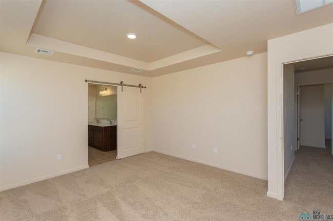 Building Photo - 8 Twin Berry Ct