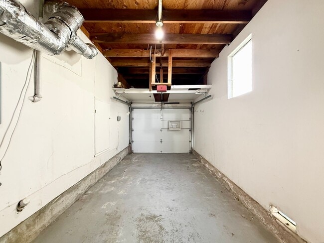 Building Photo - Renovated Single-Family Home in Pacifica!