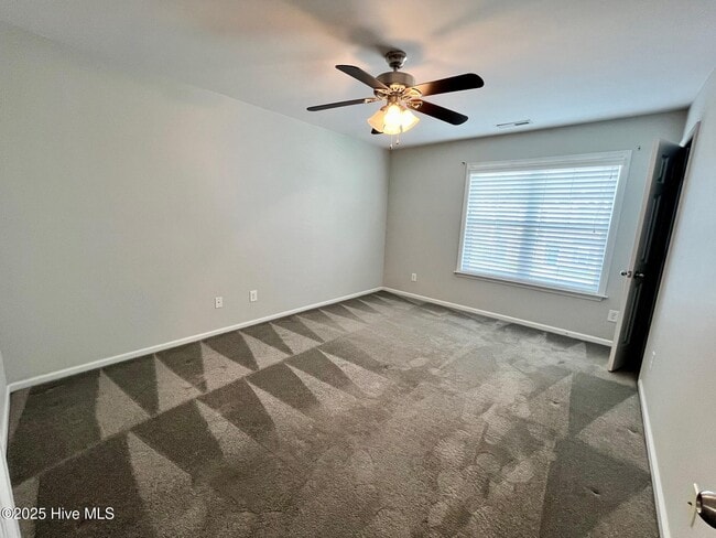 Building Photo - 227 Glenhaven Ln