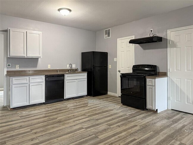Building Photo - 3826 Lehall St