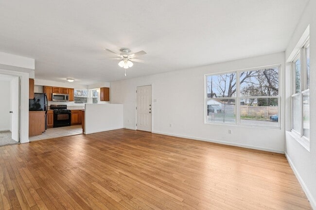 Building Photo - 4302 Harmon Ave