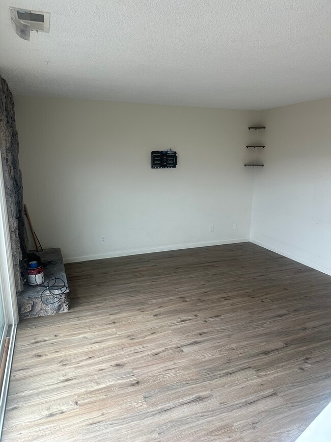 Building Photo - 13910 Lear Blvd