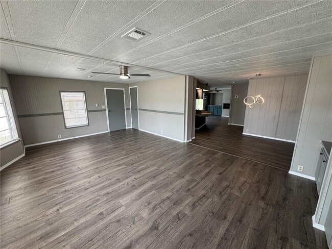 Building Photo - 8066 Highpoint Blvd