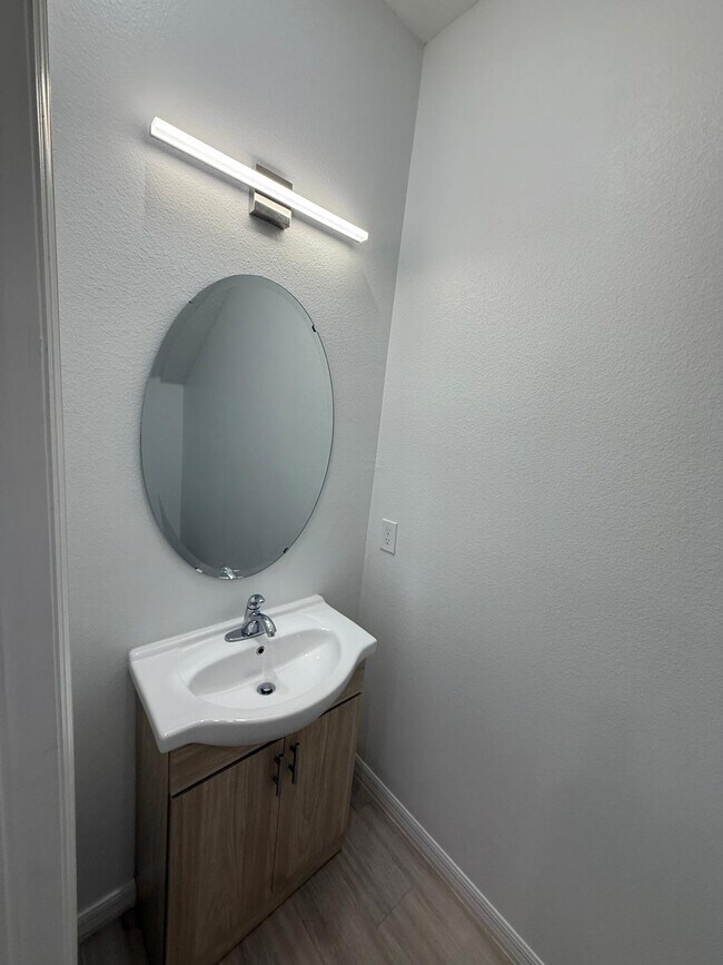 Building Photo - 2130 Penny Ln