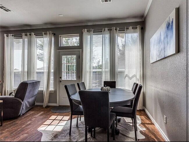 Building Photo - 10704 NW 32nd St