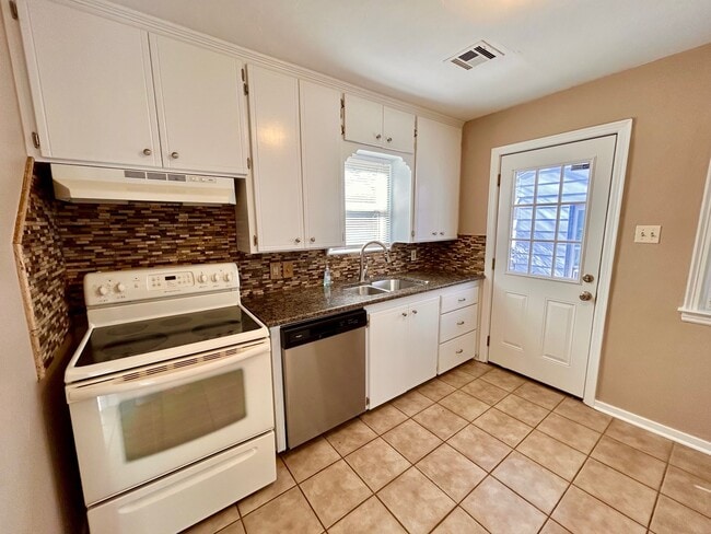 Building Photo - 2436 NW 35th St