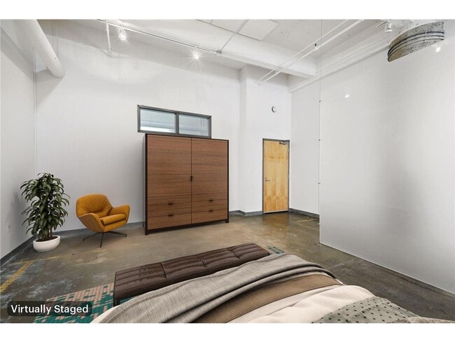 Building Photo - 700 N Washington Ave