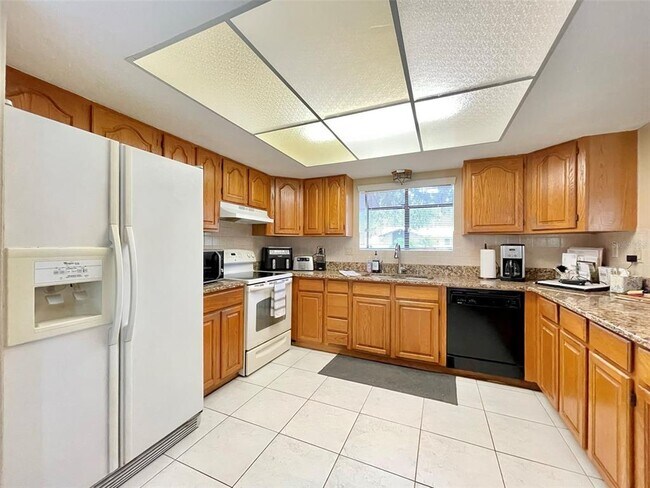 Building Photo - 3016 Oak Cove Dr