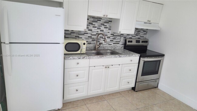 Building Photo - 3970 NW 31st Terrace