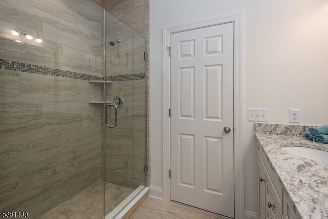 Building Photo - 5B Passe Ct