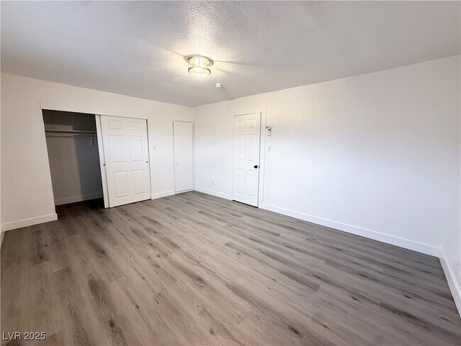 Building Photo - 2030 Sunrise Ave