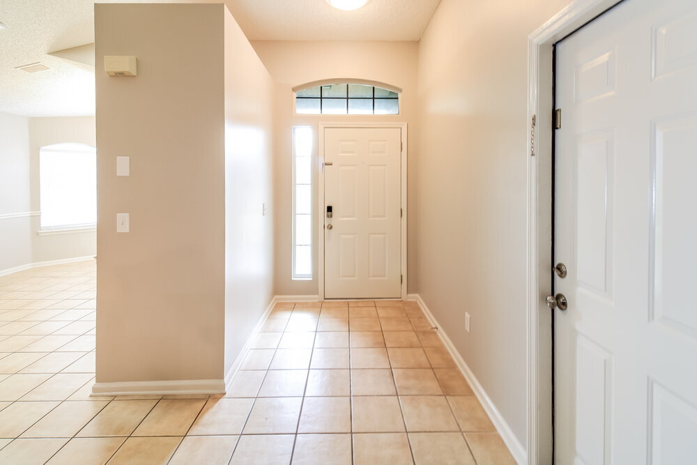 Building Photo - 597 Prosperity Lake Dr