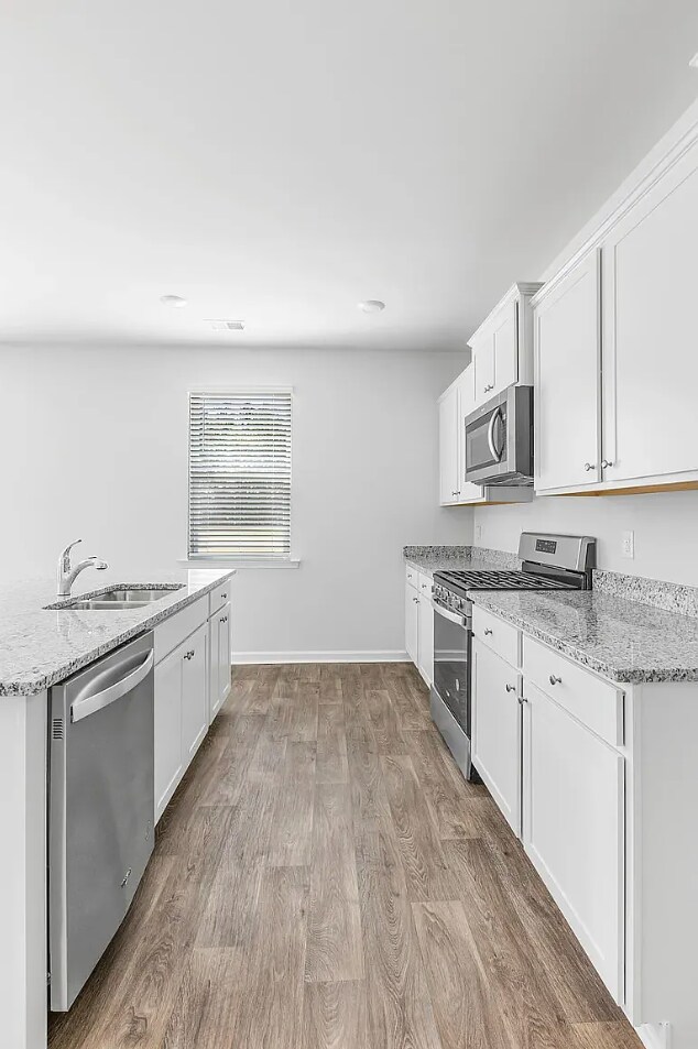 Building Photo - 201 N Lgt Wy