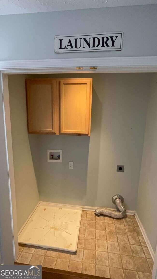 Building Photo - 392 Mill Pond Crossing