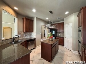 Building Photo - 10500 Hunter Heights