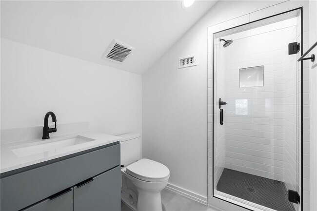 Building Photo - 914 Taulbee Ln
