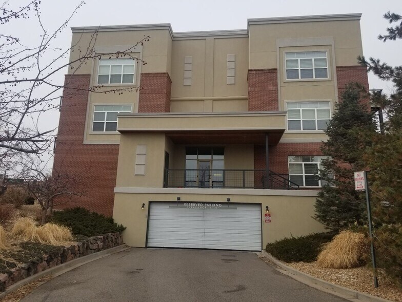 Parking/Garage - 5401 S Park Terrace Ave