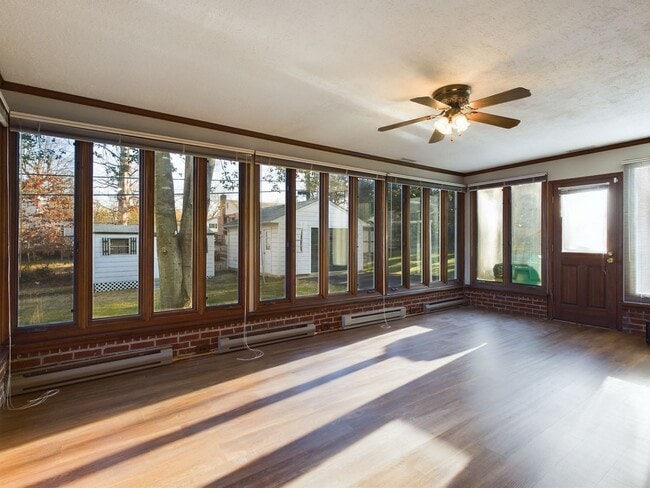 Building Photo - 9506 Overhill Rd