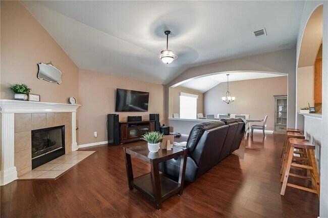 Building Photo - 1203 Calistoga Dr