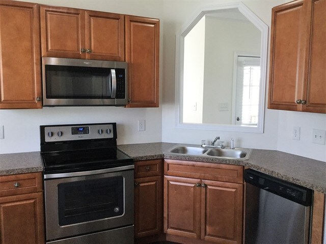 Building Photo - 3912 Carolina Cherry Dr