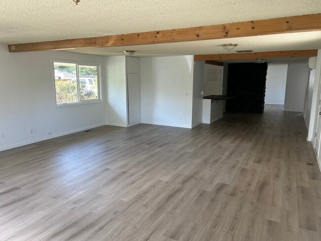 Building Photo - 6611 52nd Ave W