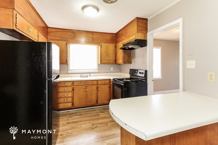 Building Photo - 1166 Bassett Dr