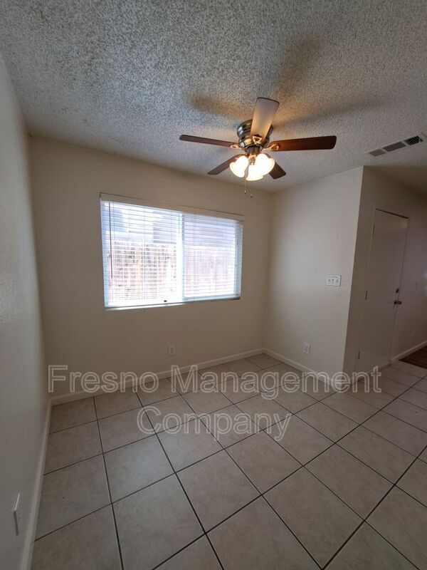 Building Photo - 122 N College Ave