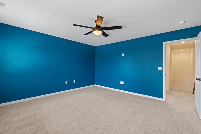 Building Photo - 49 River Bank Rd