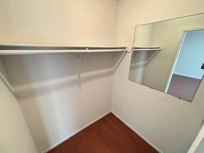 Building Photo - 625 N 12th St.