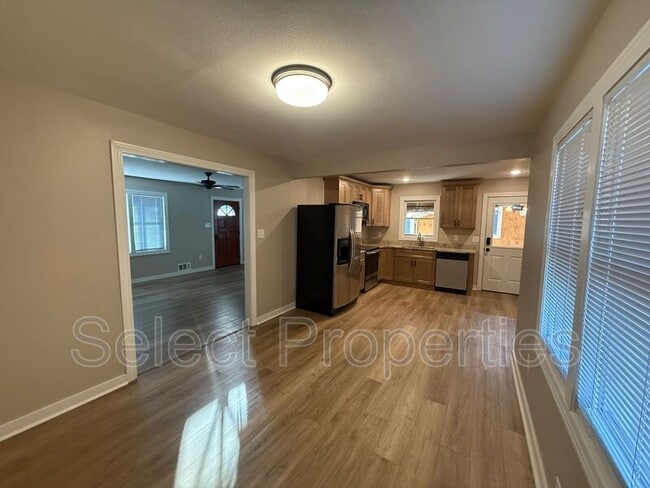 Building Photo - 2303 Circle