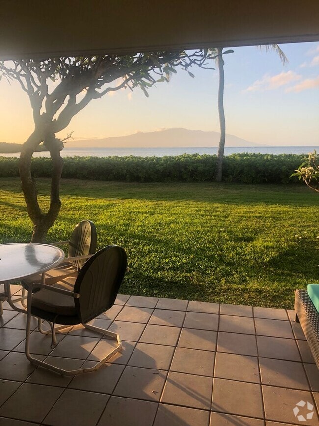 Building Photo - Molokai - Wavecrest - oceanfront 1 bedroom...