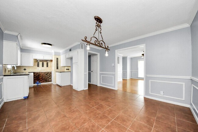 Building Photo - Charming and well-maintained home in the heart of Pasadena!