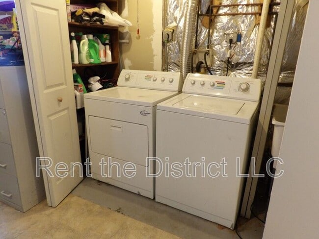 Building Photo - 1026 Wahler Pl SE