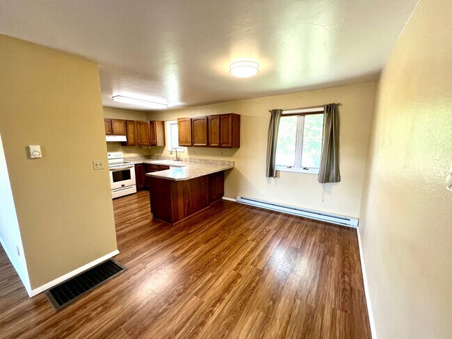 Building Photo - Pet Friendly 4 Bed 2 Bath Single Family Home, with Fenced Yard and Garage on Westside of Helena!