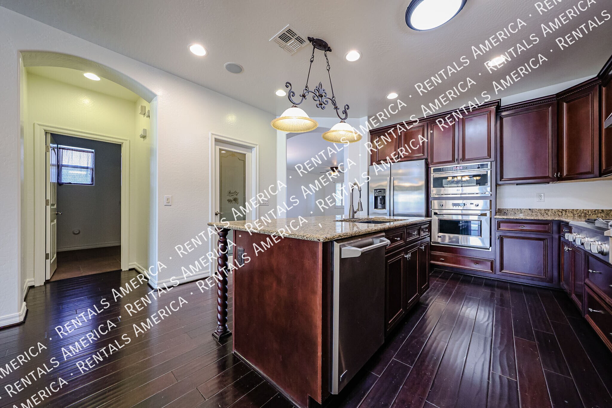 Building Photo - 613 W San Carlos Way