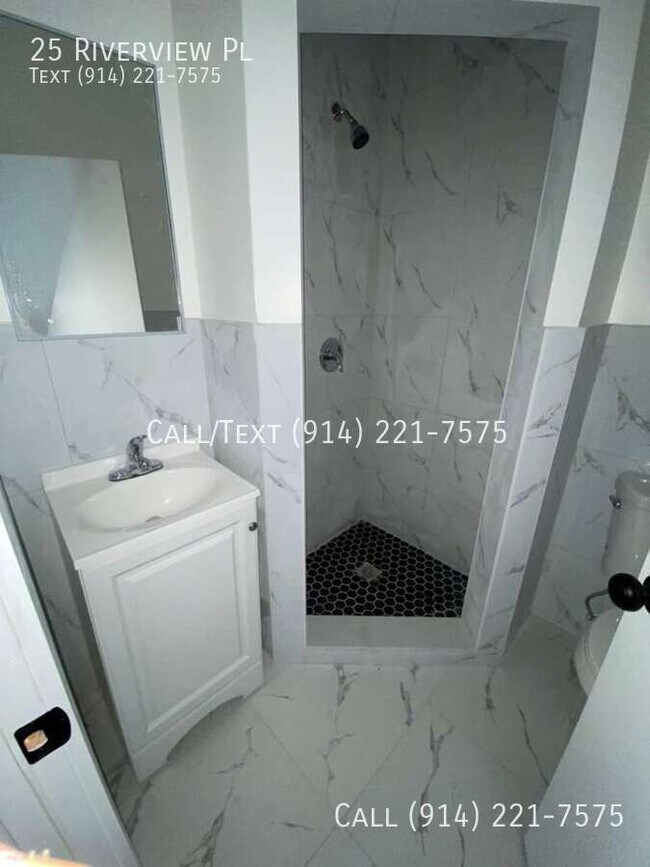 Building Photo - 25 Riverview Pl