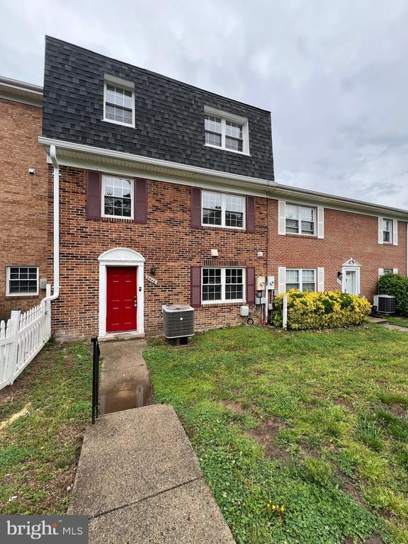 Primary Photo - 9846 Hagel Cir