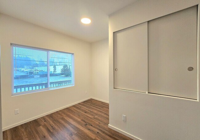 Building Photo - 4 Bedroom Townhome in Monroe - Pet Friendly - 1/2 1st Month Rent!