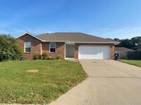 Building Photo - Great 3 bedroom 2 bathroom Home in Ozark A...