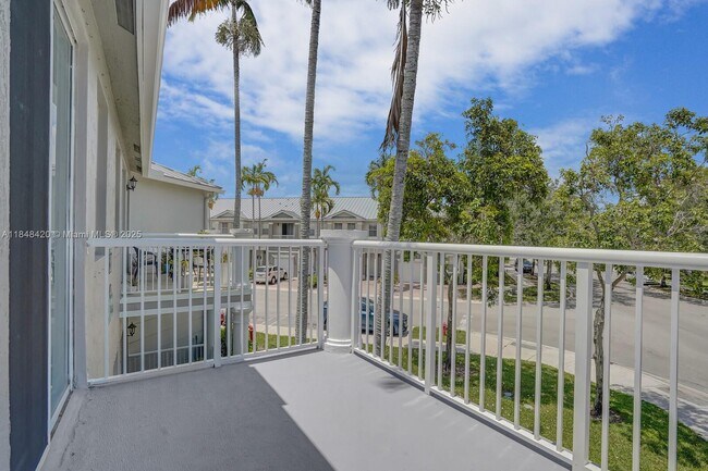 Building Photo - 1013 Shoma Dr