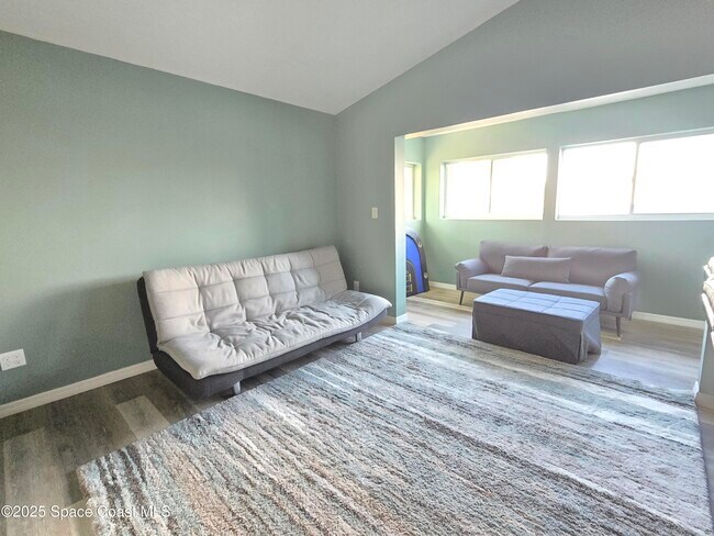 Building Photo - 0000 Pineapple Ave