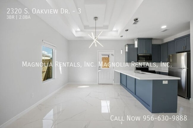 Building Photo - 2320 S Oakview Dr