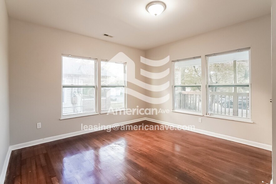 Building Photo - 3237 Beech Ave SW