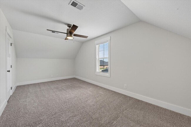 Building Photo - 393 Frontier Dr