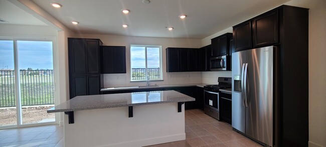 Building Photo - Move-in Special! Rocklin Meritage Durango ...